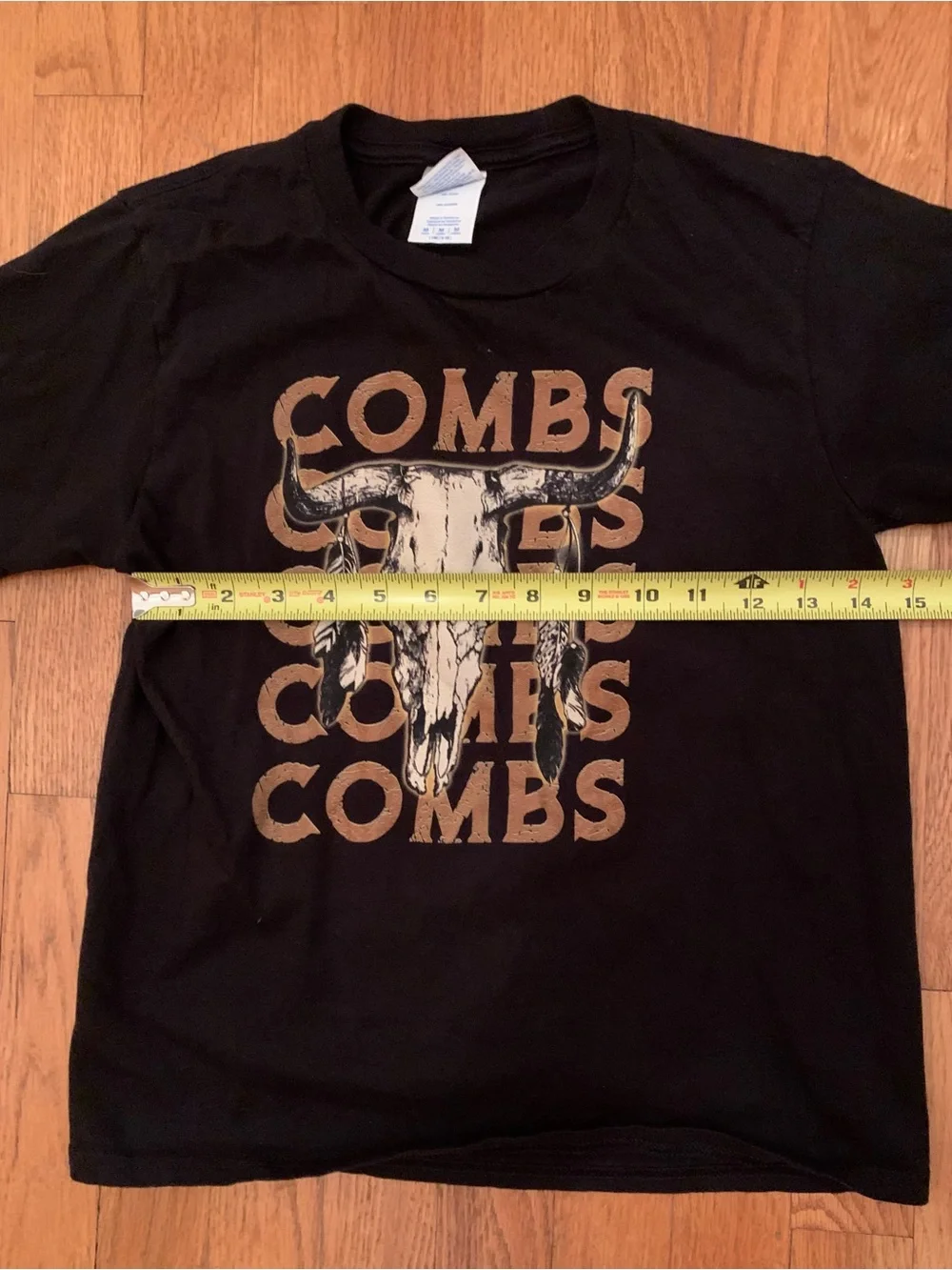 Boys Size M Shirt Bundle: Black Luke Combs, Green Gap National Geographic Dinosa